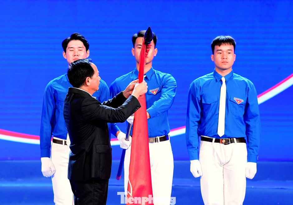 Đoàn TNCS Hồ Chí Minh đón nhận Huân chương Lao động hạng Nhất Đoàn TNCS Hồ Chí Minh đón nhận Huân chương Lao động hạng Nhất