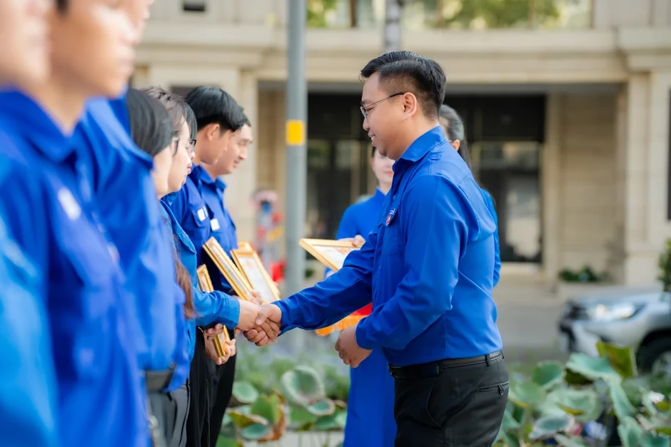 Đoàn UBND TP.HCM tuyên dương 125 gương Cán bộ Đoàn xuất sắc, Chi đoàn tiêu biểu Đoàn UBND TP.HCM tuyên dương 125 gương Cán bộ Đoàn xuất sắc, Chi đoàn tiêu biểu