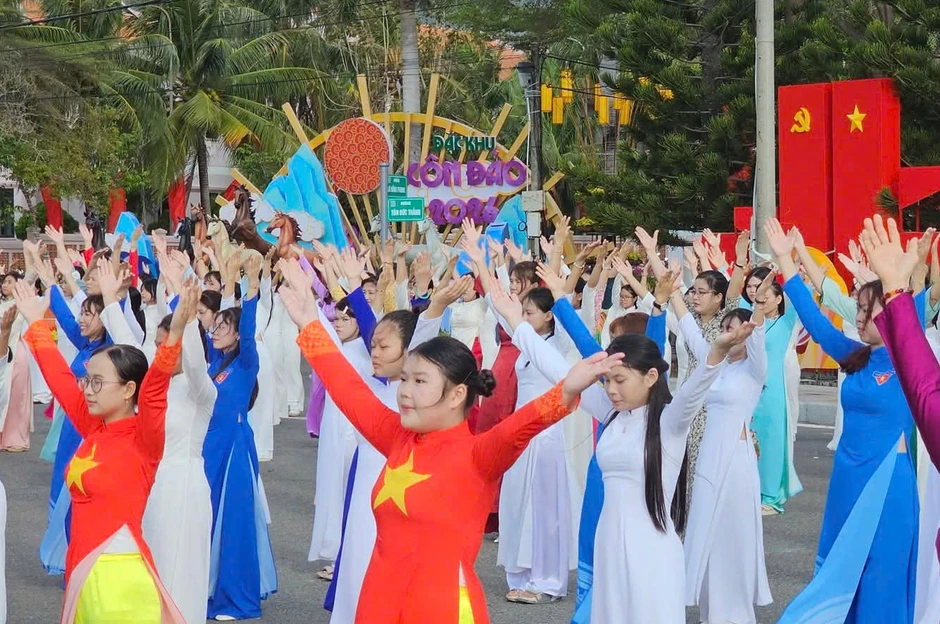 Đoàn viên thanh niên đặc khu Côn Đảo hướng về ngày hội lớn của đất nước