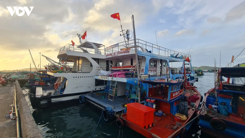 Doanh nghiệp du lịch Phú Quốc ngưng khai thác tour cano đi đảo sau sự cố lật tàu Doanh nghiệp du lịch Phú Quốc ngưng khai thác tour cano đi đảo sau sự cố lật tàu