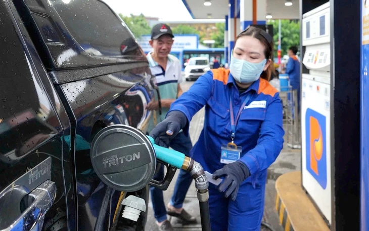 Doanh nghiệp vận tải xoay xở cân bằng lợi nhuận Doanh nghiệp vận tải xoay xở cân bằng lợi nhuận