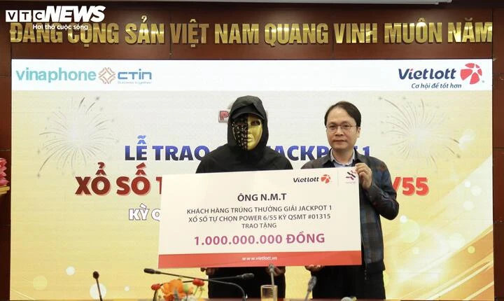 Doanh nhân ở Tây Ninh 'ẵm' giải độc đắc hơn 114 tỷ đồng Doanh nhân ở Tây Ninh 'ẵm' giải độc đắc hơn 114 tỷ đồng