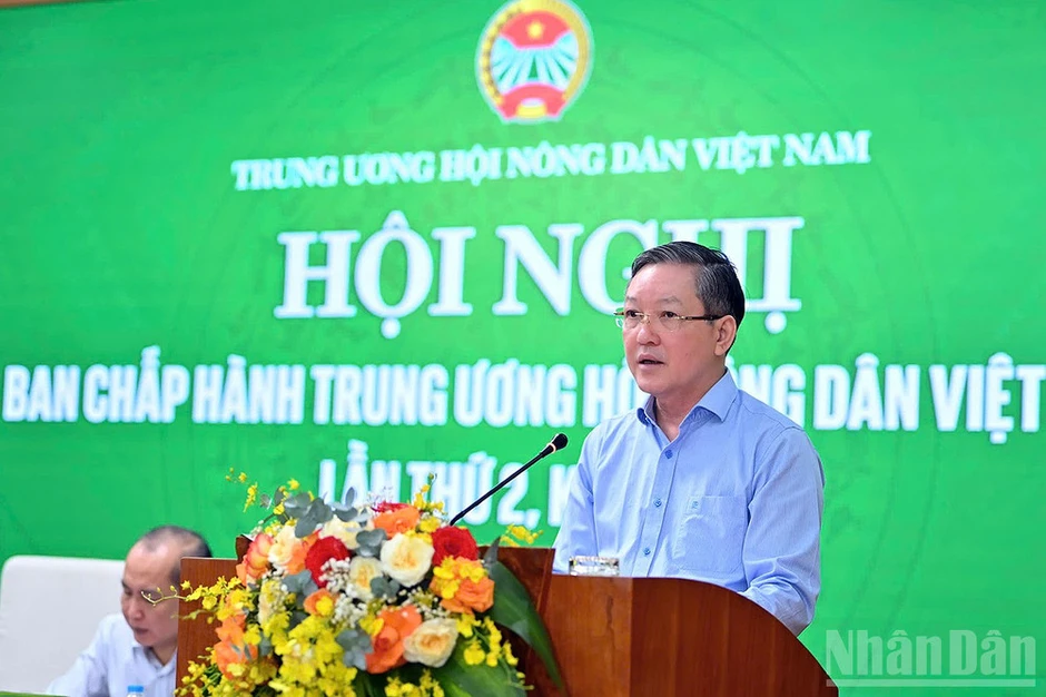 Đổi mới Hội Nông dân Việt Nam theo hướng chuyên nghiệp và hiện đại Đổi mới Hội Nông dân Việt Nam theo hướng chuyên nghiệp và hiện đại