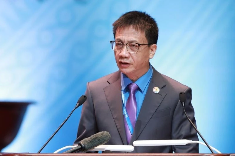 Đổi mới tư duy, hành động quyết liệt vì người lao động và sự phát triển của tổ chức Công đoàn Đổi mới tư duy, hành động quyết liệt vì người lao động và sự phát triển của tổ chức Công đoàn
