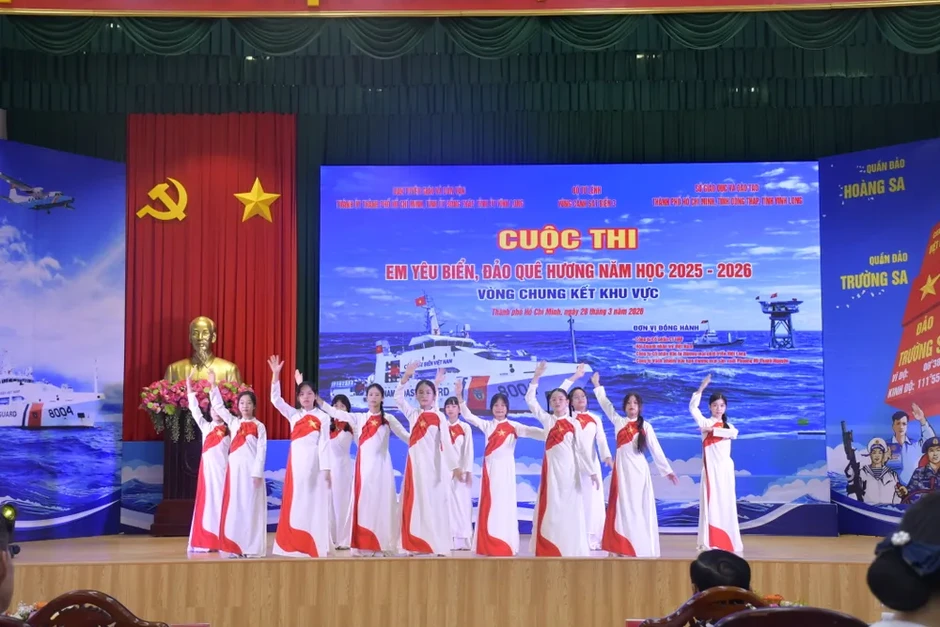Đội TPHCM giành giải nhất cuộc thi “Em yêu biển, đảo quê hương”