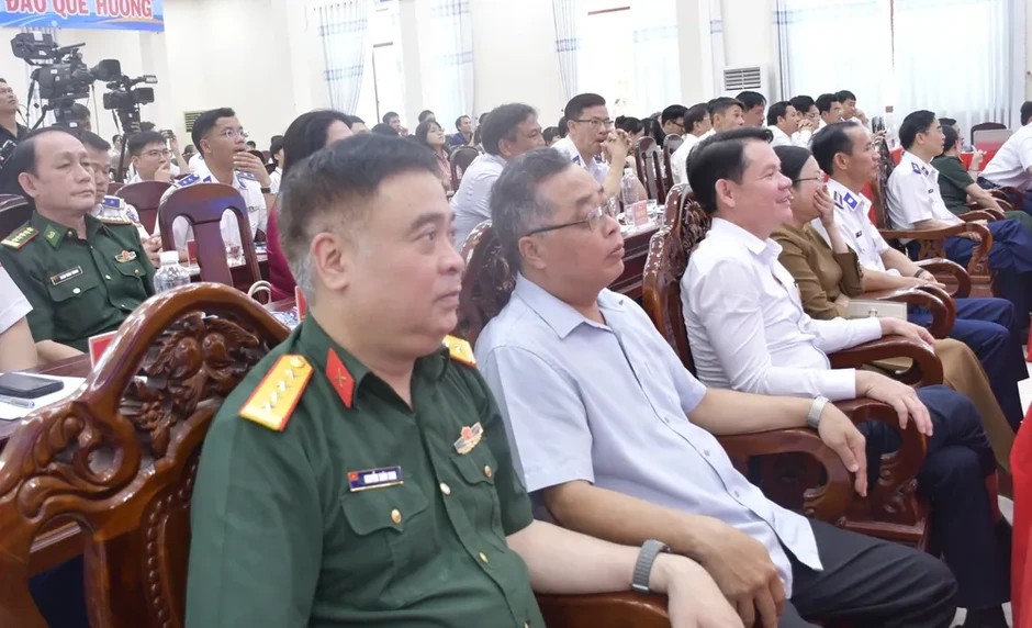 Đội TPHCM giành giải nhất cuộc thi “Em yêu biển, đảo quê hương”
