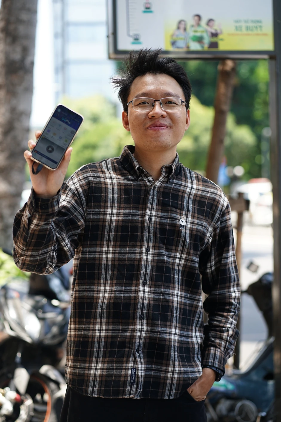 Đón "sóng" miễn phí xe bus tại TP.HCM: Bỏ túi cách tra cứu "thần tốc" để không còn phơi nắng đứng chờ Đón "sóng" miễn phí xe bus tại TP.HCM: Bỏ túi cách tra cứu "thần tốc" để không còn phơi nắng đứng chờ
