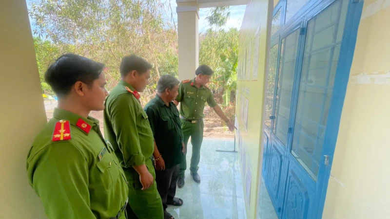 Đồng bào K’Ho gửi trọn niềm tin trong lá phiếu cử tri Đồng bào K’Ho gửi trọn niềm tin trong lá phiếu cử tri