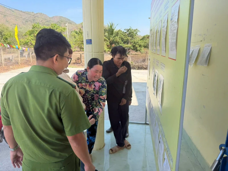 Đồng bào K’Ho gửi trọn niềm tin trong lá phiếu cử tri Đồng bào K’Ho gửi trọn niềm tin trong lá phiếu cử tri
