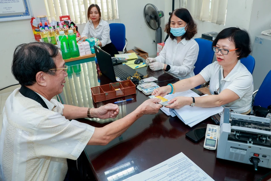 Đóng BHXH bao nhiêu năm để hưởng tối đa 75% lương hưu từ 2026?
