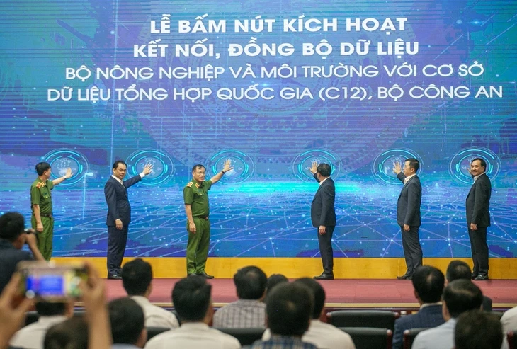 Đồng bộ 12 cơ sở dữ liệu ngành nông nghiệp và môi trường với Trung tâm Dữ liệu quốc gia Đồng bộ 12 cơ sở dữ liệu ngành nông nghiệp và môi trường với Trung tâm Dữ liệu quốc gia