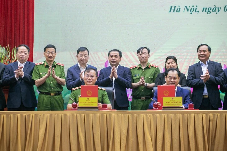 Đồng bộ 12 cơ sở dữ liệu ngành nông nghiệp và môi trường với Trung tâm Dữ liệu quốc gia Đồng bộ 12 cơ sở dữ liệu ngành nông nghiệp và môi trường với Trung tâm Dữ liệu quốc gia