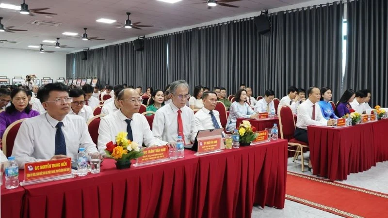 Đồng chí Trịnh Văn Ánh được bầu làm Chủ tịch Hội Nhà báo tỉnh Bắc Ninh Đồng chí Trịnh Văn Ánh được bầu làm Chủ tịch Hội Nhà báo tỉnh Bắc Ninh