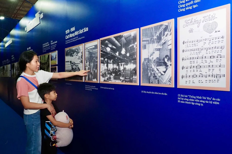 Đông đảo người dân khám phá hành trình phát triển của ngành sữa Việt Nam Đông đảo người dân khám phá hành trình phát triển của ngành sữa Việt Nam