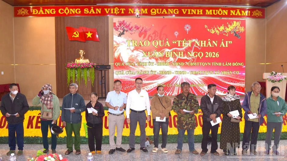 Đồng hành cùng địa phương vùng dự án trong công tác an sinh xã hội Đồng hành cùng địa phương vùng dự án trong công tác an sinh xã hội