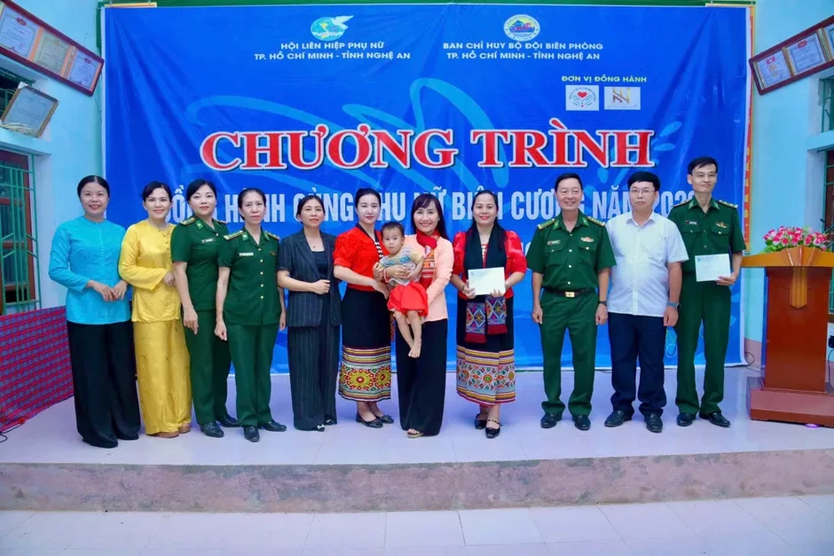 Đồng hành cùng phụ nữ biên cương tại tỉnh Nghệ An Đồng hành cùng phụ nữ biên cương tại tỉnh Nghệ An