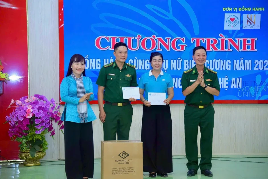 Đồng hành cùng phụ nữ biên cương tại tỉnh Nghệ An Đồng hành cùng phụ nữ biên cương tại tỉnh Nghệ An