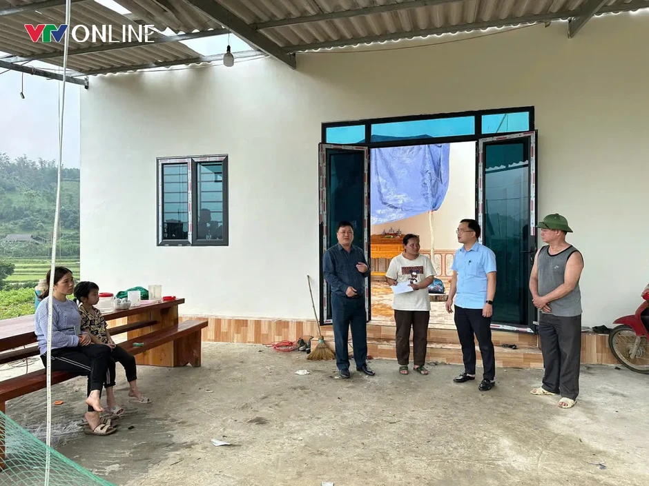 Dông lốc dữ dội, nhiều xã miền núi Thái Nguyên bị thiệt hại nặng nề Dông lốc dữ dội, nhiều xã miền núi Thái Nguyên bị thiệt hại nặng nề