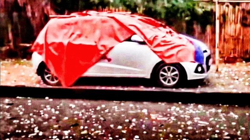 Dông lốc, mưa đá làm 5 người bị thương ở Thái Nguyên Dông lốc, mưa đá làm 5 người bị thương ở Thái Nguyên