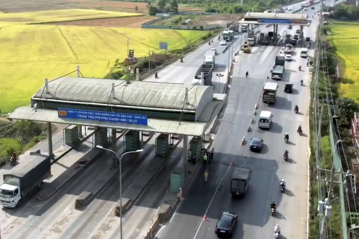 Đồng Nai bắt đầu tháo dỡ 2 trạm thu phí trên quốc lộ 51 Đồng Nai bắt đầu tháo dỡ 2 trạm thu phí trên quốc lộ 51
