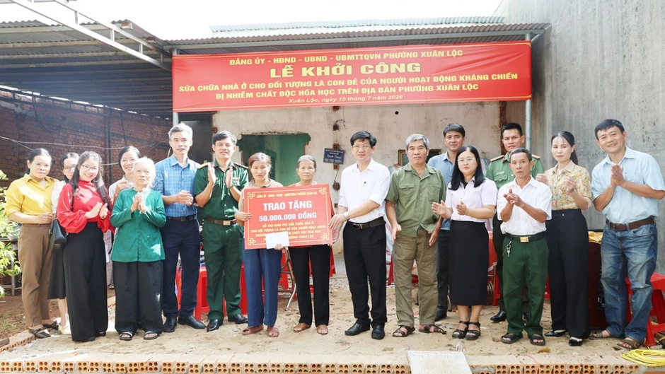 Đồng Nai sửa chữa loạt nhà ở dột nát cho con đẻ người nhiễm chất độc hóa học Đồng Nai sửa chữa loạt nhà ở dột nát cho con đẻ người nhiễm chất độc hóa học