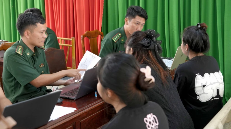 Đồng Nai tiếp nhận 344 công dân do Campuchia trao trả Đồng Nai tiếp nhận 344 công dân do Campuchia trao trả