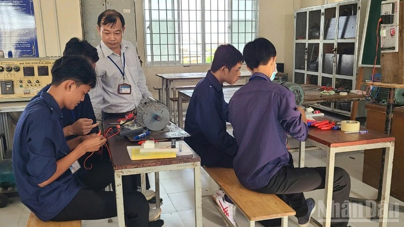 Đồng Tháp đào tạo nghề gắn với nhu cầu thị trường lao động Đồng Tháp đào tạo nghề gắn với nhu cầu thị trường lao động