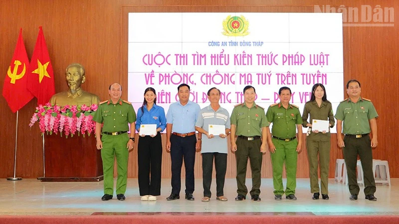 Đồng Tháp: Đổi mới cách làm, ngăn ma túy từ sớm Đồng Tháp: Đổi mới cách làm, ngăn ma túy từ sớm