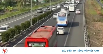 Đồng Tháp: Dừng trên đường cao tốc đi vệ sinh, một người bị ô tô tông tử vong