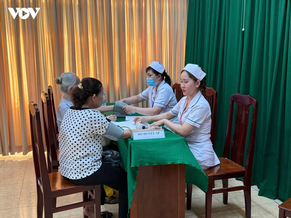 Đồng Tháp khám sức khoẻ định kỳ, khám sàng lọc miễn phí cho người dân