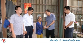 Đồng Tháp khẩn trương khắc phục thiệt hại do giông, lốc làm tốc mái 49 căn nhà dân