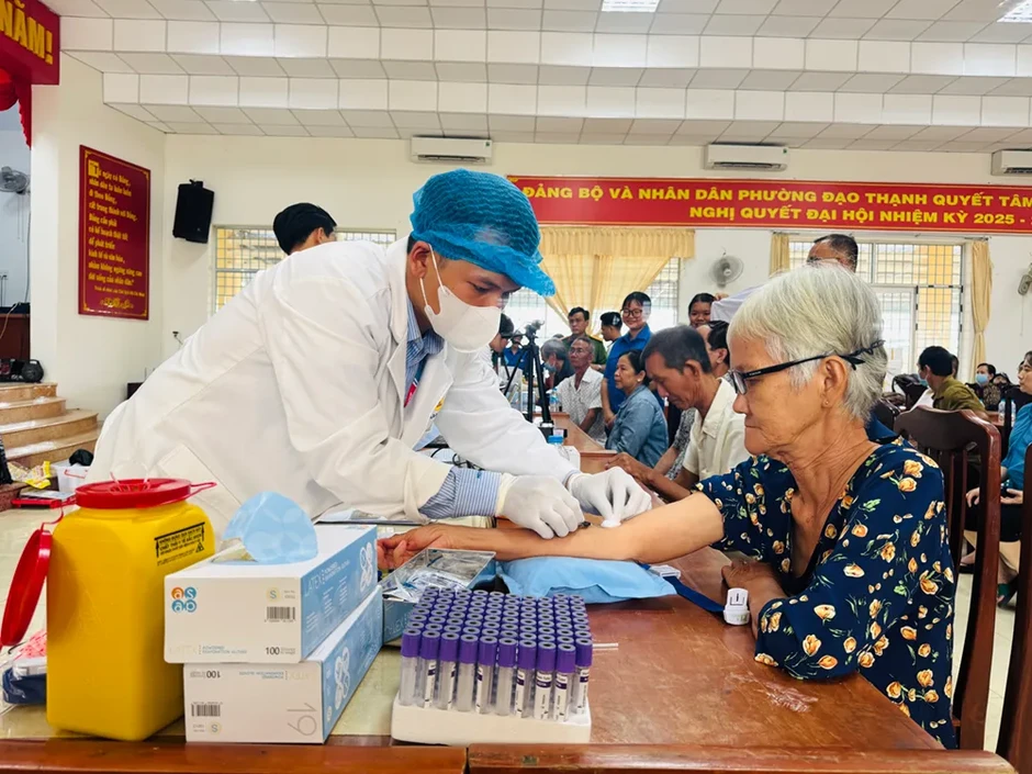 Đồng Tháp thu nhận mẫu ADN thân nhân liệt sĩ chưa xác định danh tính Đồng Tháp thu nhận mẫu ADN thân nhân liệt sĩ chưa xác định danh tính