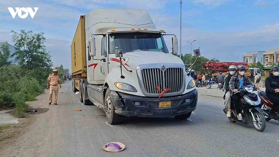 Đồng Tháp: Xe container va chạm với xe lôi kéo khiến 1 người tử vong Đồng Tháp: Xe container va chạm với xe lôi kéo khiến 1 người tử vong