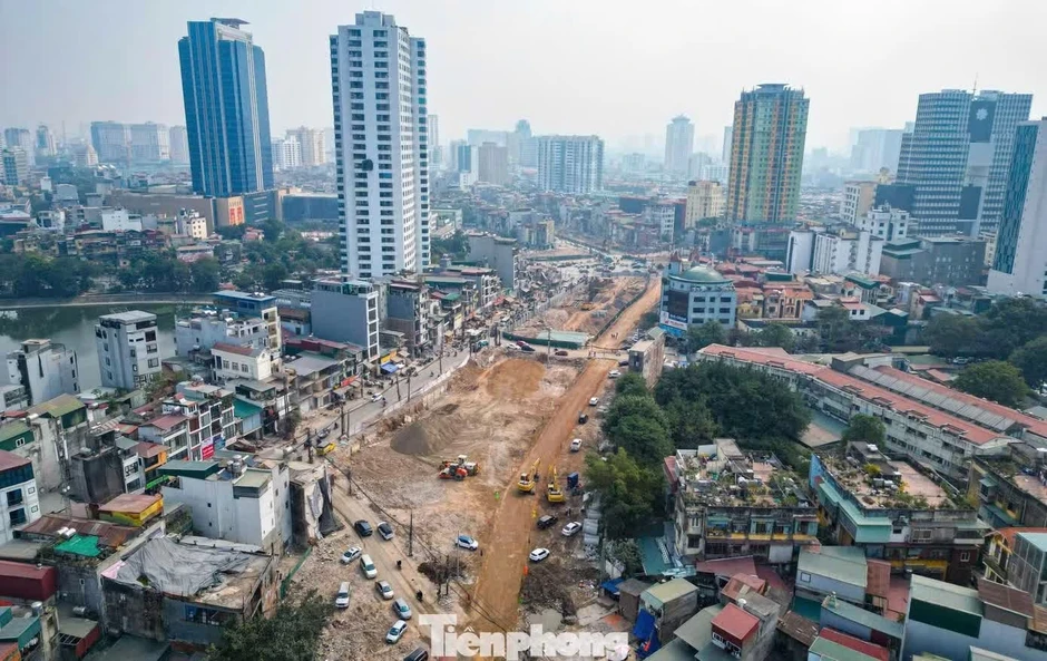 Dự án Vành đai 1 nguy cơ bị chậm tiến độ do xung đột với ga metro số 5 Dự án Vành đai 1 nguy cơ bị chậm tiến độ do xung đột với ga metro số 5