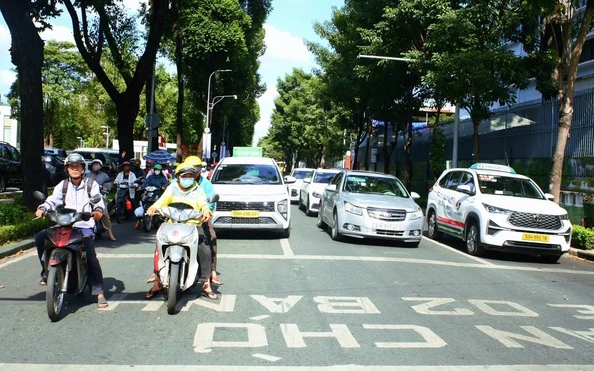 Dự báo thời tiết hôm nay, 23-3: TPHCM và Nam Bộ nắng nóng từ 11-15 giờ Dự báo thời tiết hôm nay, 23-3: TPHCM và Nam Bộ nắng nóng từ 11-15 giờ
