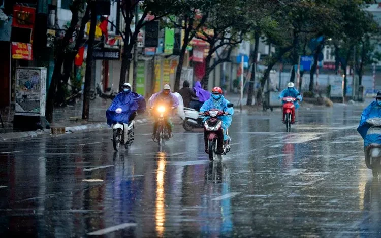 Dự báo thời tiết ngày 17/5: Cả nước chuyển mưa dông diện rộng, cảnh báo dông lốc và gió giật mạnh Dự báo thời tiết ngày 17/5: Cả nước chuyển mưa dông diện rộng, cảnh báo dông lốc và gió giật mạnh