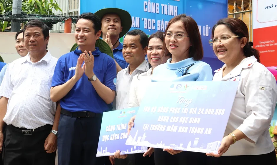 Du học sinh mang mùa hè ý nghĩa đến xã đảo Thạnh An