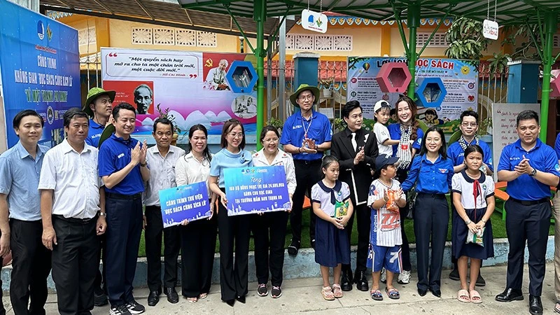 Du học sinh từ bốn quốc gia tham gia Chiến dịch tình nguyện “Mùa hè xanh” tại xã đảo Thạnh An