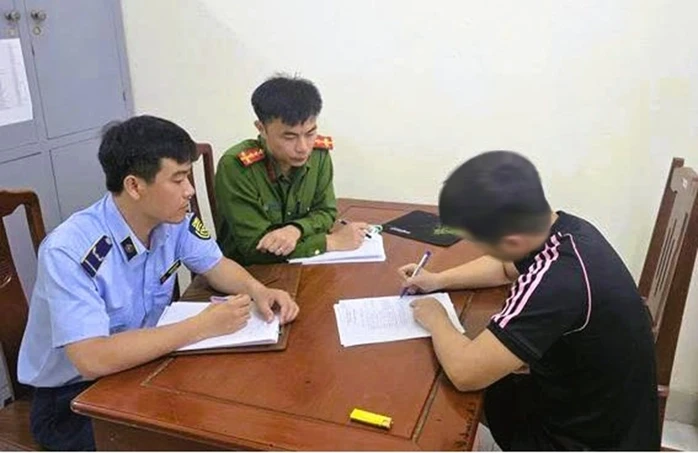 Du khách bị "chặt chém" 200.000 đồng/lượt gửi ô tô ở Sầm Sơn Du khách bị "chặt chém" 200.000 đồng/lượt gửi ô tô ở Sầm Sơn