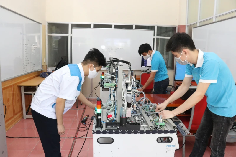Dự kiến tuyển 4.200 lao động sang Hàn Quốc làm việc theo Chương trình EPS Dự kiến tuyển 4.200 lao động sang Hàn Quốc làm việc theo Chương trình EPS