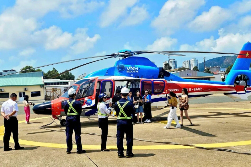 Du lịch TP Hồ Chí Minh tháo gỡ “điểm nghẽn” để thu hút du khách Du lịch TP Hồ Chí Minh tháo gỡ “điểm nghẽn” để thu hút du khách
