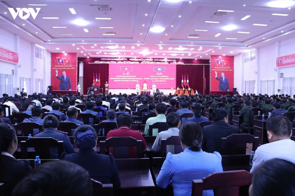 Đưa 9 liệt sĩ quân tình nguyện Việt Nam hy sinh tại Lào trở về đất mẹ Đưa 9 liệt sĩ quân tình nguyện Việt Nam hy sinh tại Lào trở về đất mẹ