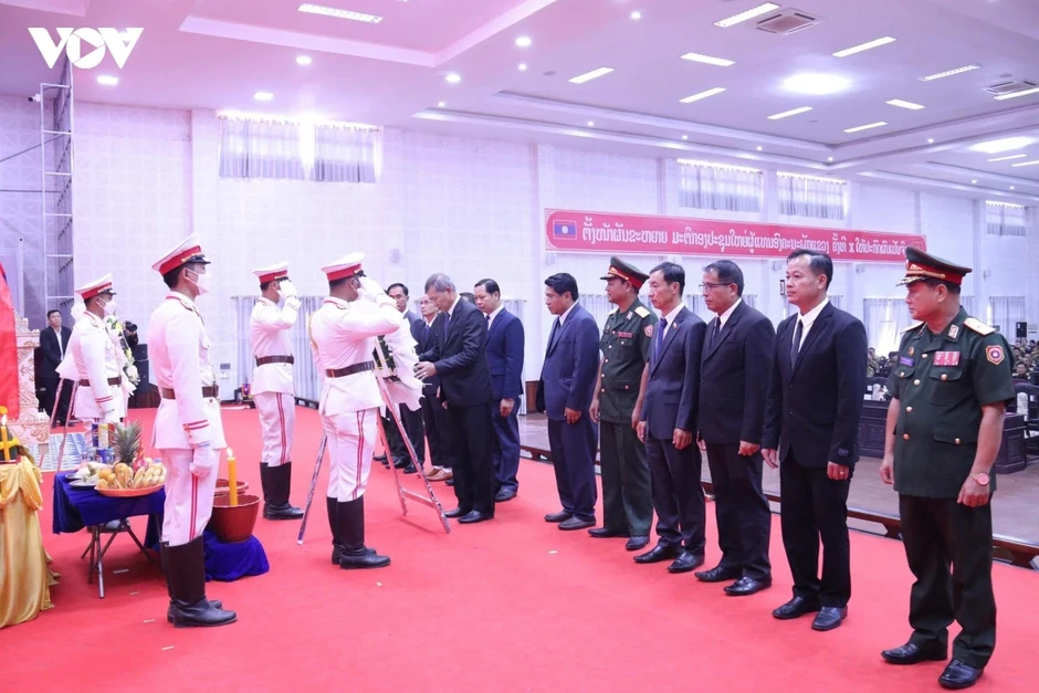 Đưa 9 liệt sĩ quân tình nguyện Việt Nam hy sinh tại Lào trở về đất mẹ Đưa 9 liệt sĩ quân tình nguyện Việt Nam hy sinh tại Lào trở về đất mẹ