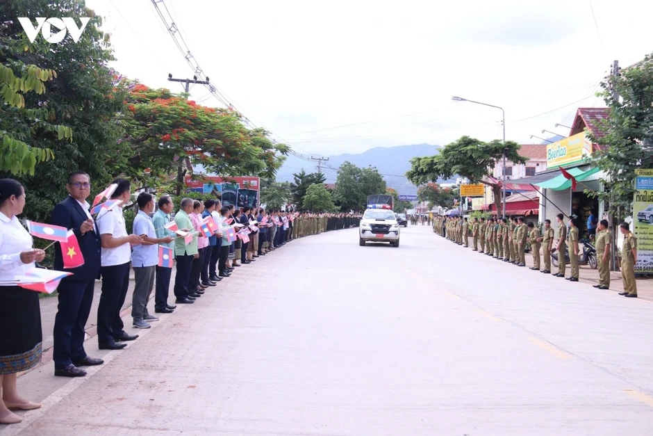 Đưa 9 liệt sĩ quân tình nguyện Việt Nam hy sinh tại Lào trở về đất mẹ Đưa 9 liệt sĩ quân tình nguyện Việt Nam hy sinh tại Lào trở về đất mẹ