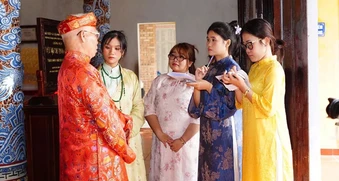 Đưa di sản, văn hóa truyền thống vào tác phẩm: Sáng tạo nhưng phải trân trọng