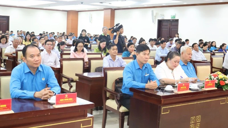 Đưa hoạt động Công đoàn đi vào chiều sâu, thực chất và hiệu quả hơn Đưa hoạt động Công đoàn đi vào chiều sâu, thực chất và hiệu quả hơn