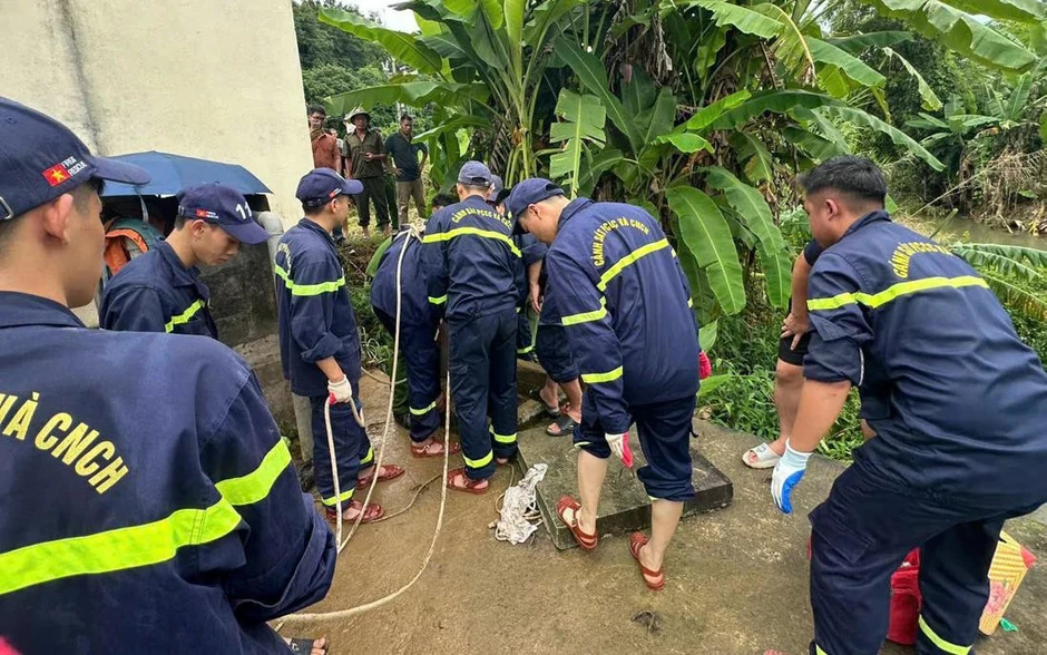 Dùng máy bơm xăng dưới bể nước làm 4 người thương vong Dùng máy bơm xăng dưới bể nước làm 4 người thương vong