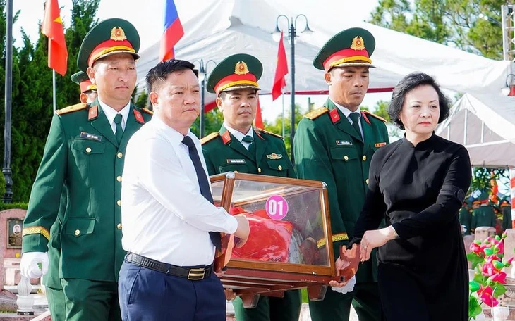 Dùng radar xuyên đất tìm mộ tập thể liệt sĩ từ 2 bức ảnh cựu binh Mỹ cung cấp