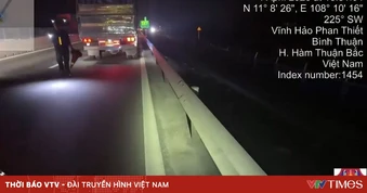 Dừng xe trên cao tốc do nổ lốp nhưng không đặt cảnh báo, tài xế bị phạt 13 triệu đồng