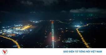 Đường băng số 2 sân bay Phú Quốc dài 3.300m bừng sáng trước chuyến bay hiệu chuẩn